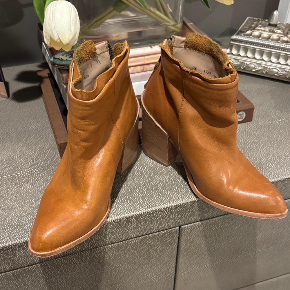 Elegant Brown Ankle Booties